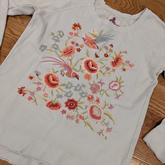 Johnny Was Brielle Floral Embroidered Sweatshirt Gray Medium - Picture 2 of 13